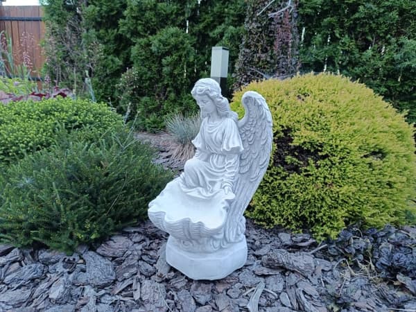Ängelfigur med utsträckta vingar i arkitektonisk betong 44cm