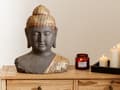 Miniatyrbillede 2 af 7: Dekorativ figur i sort og guld med buddha-dekoration i ældet finish til indendørs brug