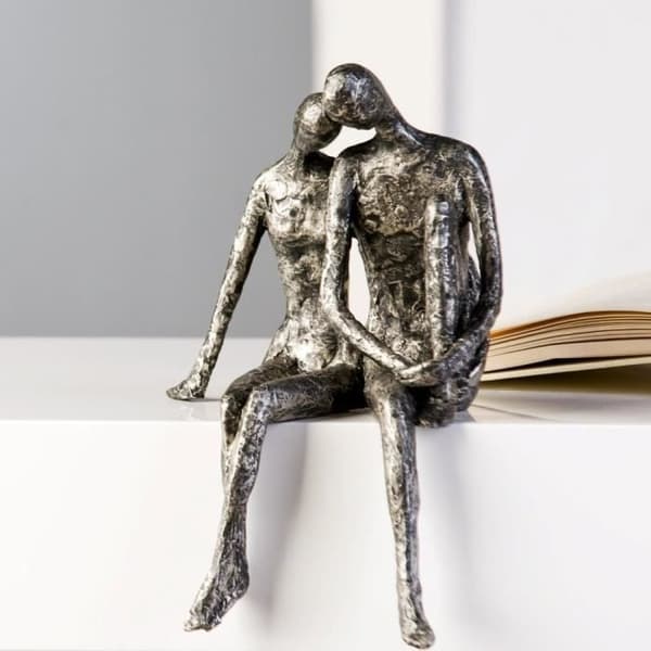 Casablanca Design Skulptur par couples sittande, gammal silverfärg, 25 x 18 cm: Kök &amp; Hem
