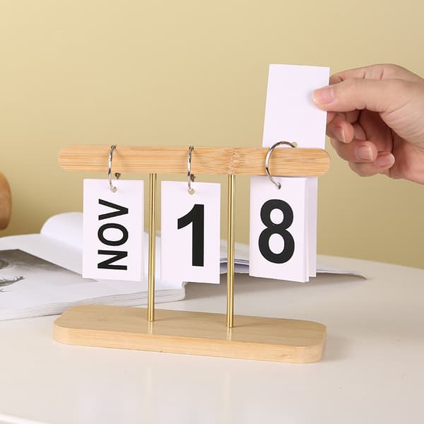 INF Moderne minimalistisk træornament - Evighedskalender Gul