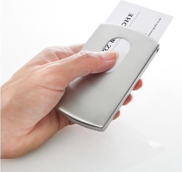 visitkortsfodral Sigel silver "Snap" för kort upp till 91x57mm SI-VZ120