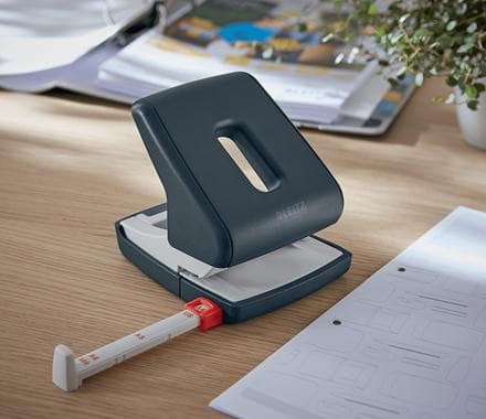 Leitz Cozy Hole Punch 2-huller - Perforerer op til 30 ark - Ideel til hjemmekontor/arbejde hjemmefra - Velvet Grey