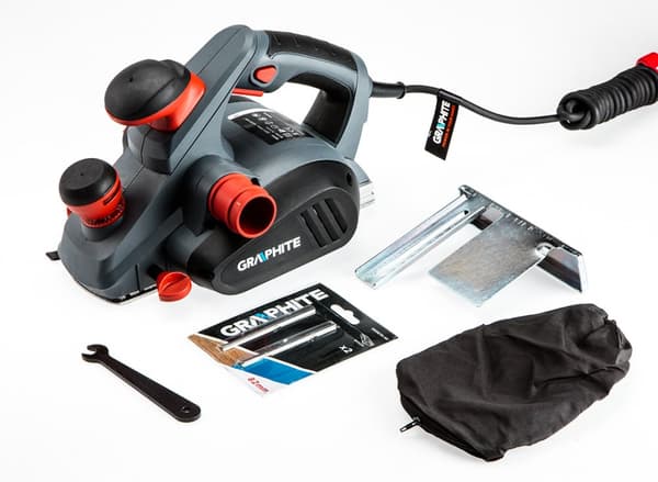 Høvlemaskine 850W, høvledybde 3 mm, høvlebredde 82 mm