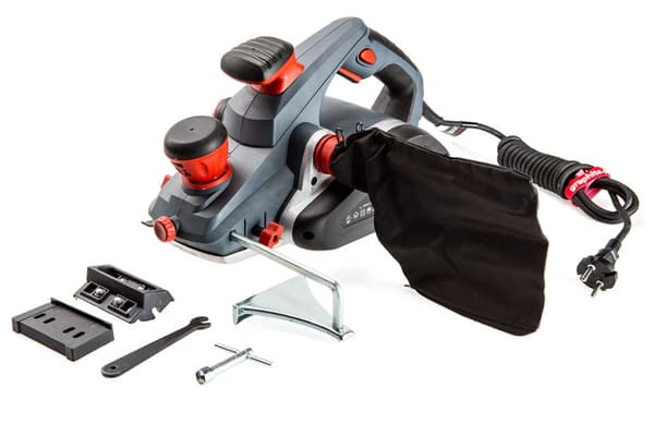 Elhyvel 1300W, hyvlingsdjup 3,5 mm, hyvlingsbredd 110 mm