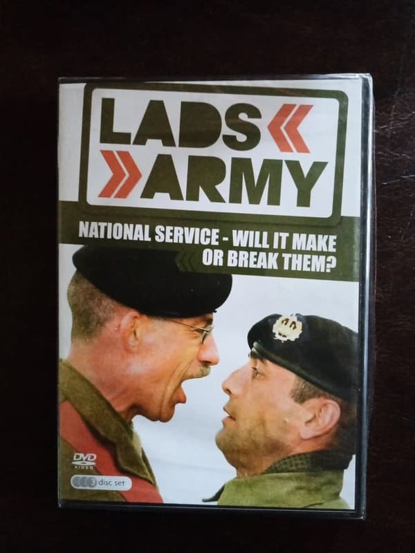 Lads Army (2010) 3 discs DVD Region 2 RARE BOXSET Acorn Media (Brand New)