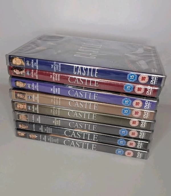 Castle Complete Seasons 1-8 DVD Box Set Nathan Fillion Region 2 (Brand New)