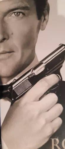 JAMES BOND 007 Ultimate Collection ROGER MOORE 7 films BOX SET Region 2 (Brand New)