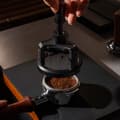 Miniatyrbild 8 av 11: INF Magnetisk Svängbar Nål Kaffedistributör  M