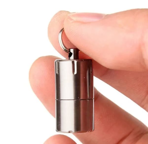TIRN MINI BENSINTÄNDARE NYCKELRING ÖVERLEVNAD