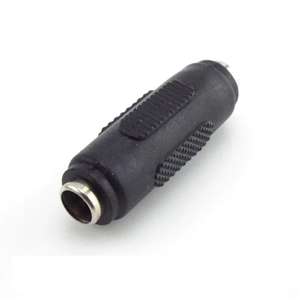 DC-skarv-adapter 5.5x2.1mm hona till 5.5x2.1mm hona