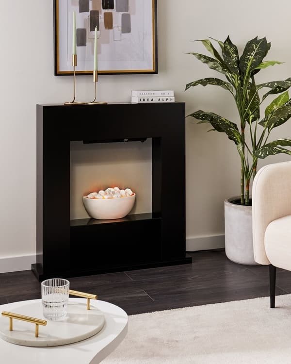 Elektrisk peis Svart Peishylle i MDF LED-genererte flammer Dekorativ småstein Justerbar termostat Moderne design