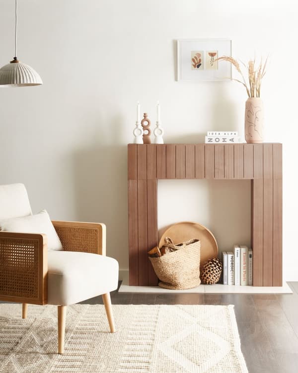Peishylle Lyst tre MDF 110 x 23 x 100 cm Vertikal utsmykking Minimalistisk og moderne stil Peis Stue Interiør