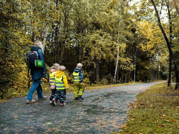 Första Hjälpen-kit CEDERROTH Medium