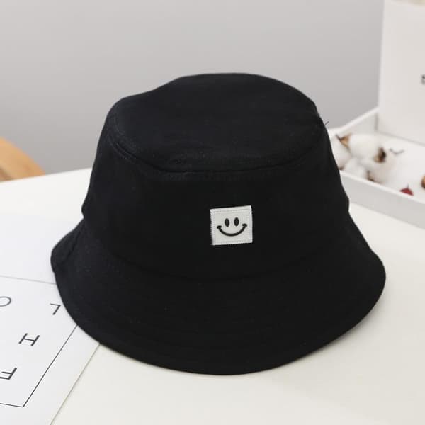 Fiskehatt Hip-Hop svart eller vit broderad glas smiley solhatt