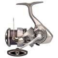 Miniatyrbild 1 av 2: Daiwa Haspelrulle Exceler Lt 2023 Silver 3000CXH