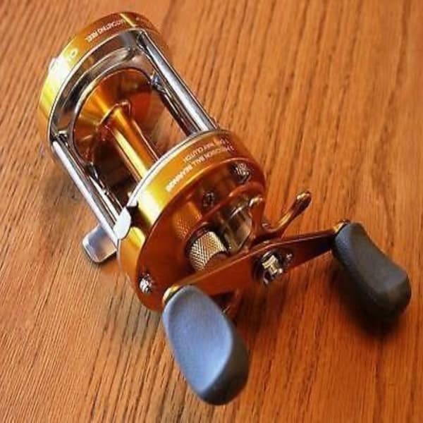 Gold CL60 Baitcast Fiskerulle, Smidig Återvinning, Hög Kapacitet, Rostbeständig Design