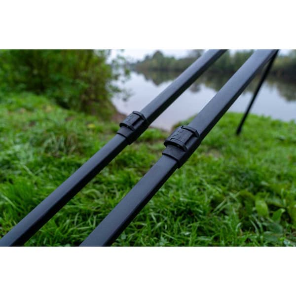 Korum Deluxe 3 Rod Kolmijalka