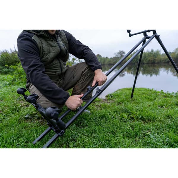 Korum Deluxe 3 Rod Kolmijalka