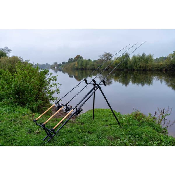 Korum Deluxe 3 Rod Kolmijalka