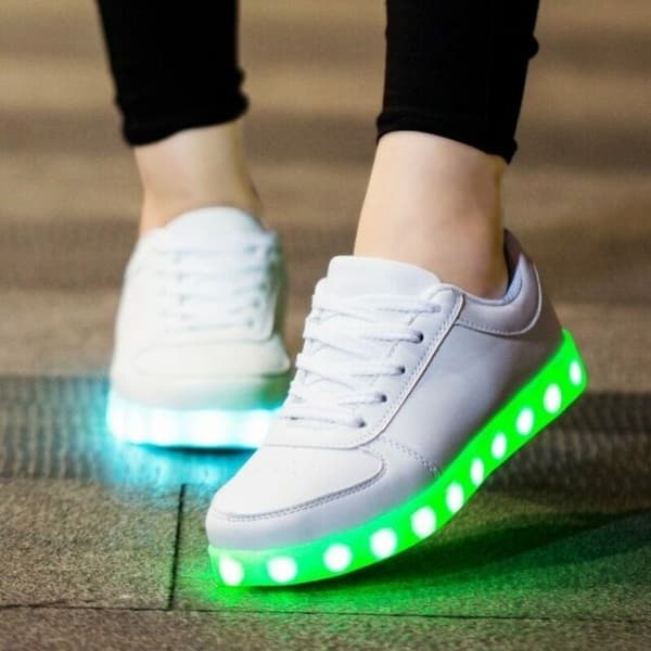 LED Sneakers med lisser, størrelse 35, Hvit