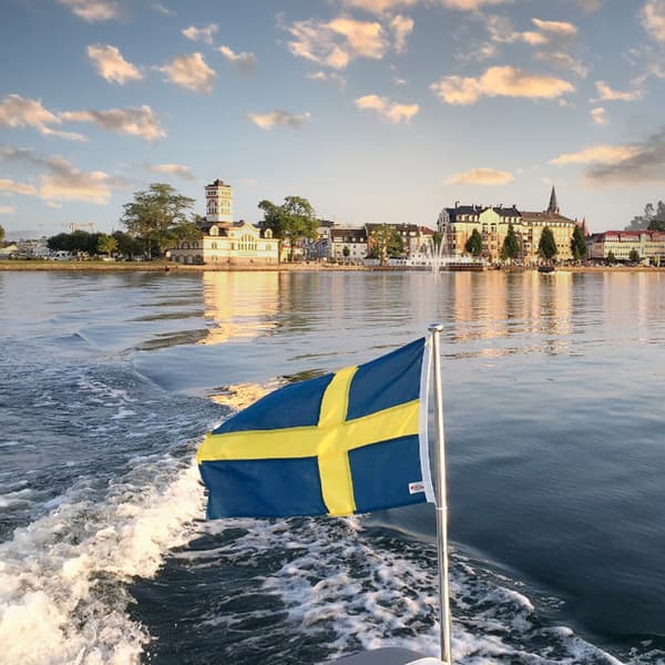Båtflagga Adela Royal, Sverige, bomullsliknande polyester (230 g / m²), 120 x 75 cm