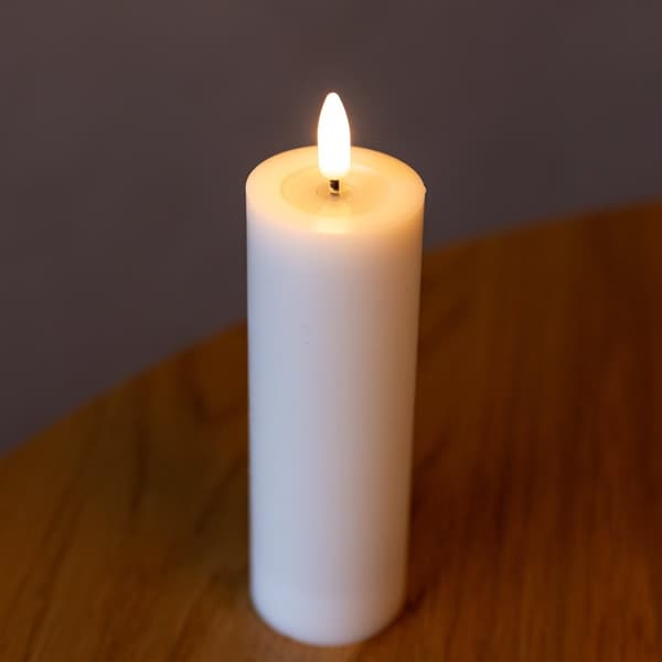 Sia LED pilarikynttilä ladattava valkoinen Ø5 X 15 cm 1kpl