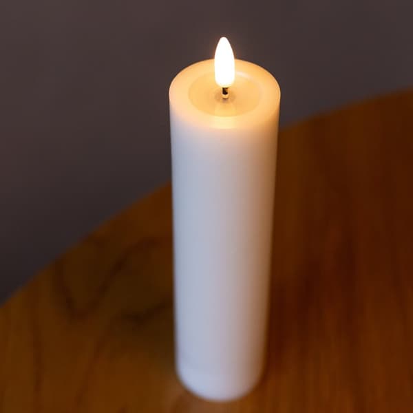 Sia LED pilarikynttilä ladattava valkoinen Ø5 X 25 cm 1kpl