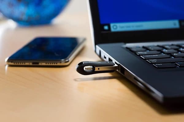 SanDisk 64 GB iXpand Flash Drive Go, med Lightning- och USB 3.0-kontakter