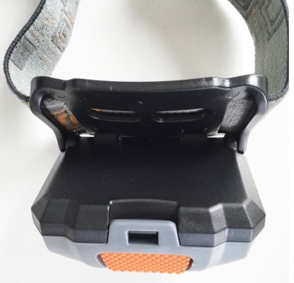Pannlampa 160 Lumen CREE R3 + 2LED