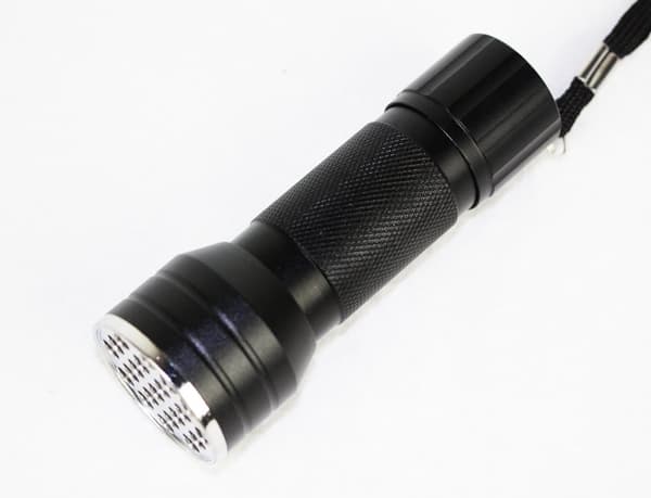 UV ficklampa med 21 LED dioder