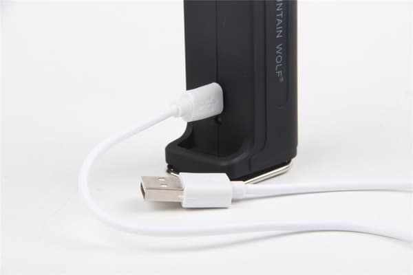 Ladattava taskulamppu 2000mAh, musta