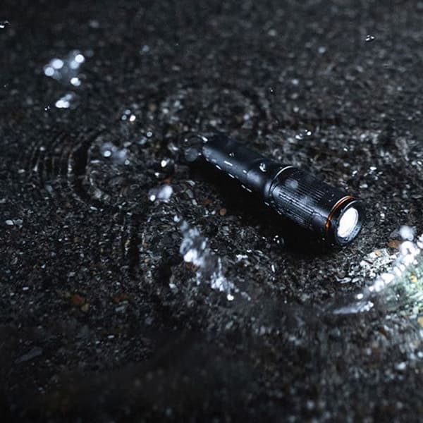 Ficklampa - NEBO - Columbo - 100 lumen - 3 lägen - Vattentålig och stöttålig