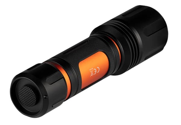 Paristokäyttöinen taskulamppu 6xAA 1500lm CREE XHP50.2 LED