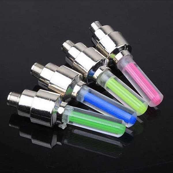 TASKUVALOT edessä takana LED SET VENTS pyörä