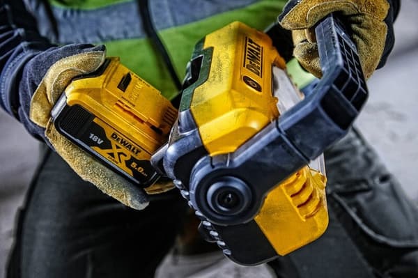 DeWALT DCL077 LED-lamppu 18V / 12V XR 2000 LM