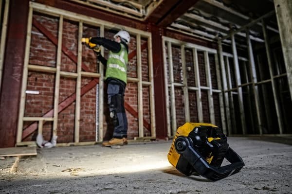 DeWALT DCL077 LED-lamppu 18V / 12V XR 2000 LM