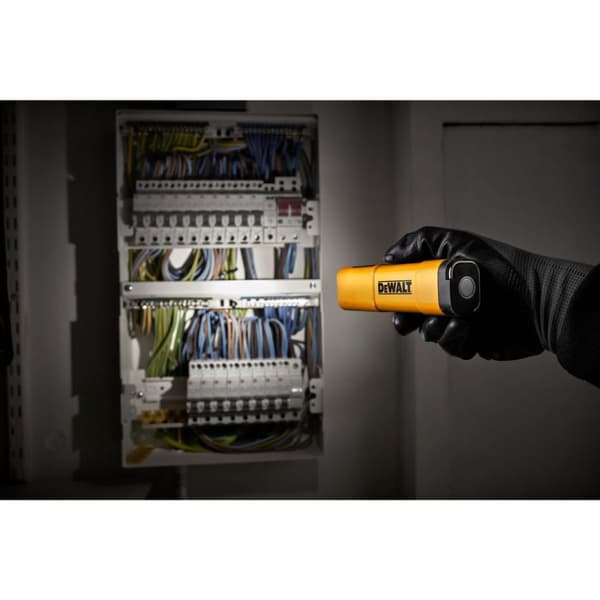 DeWALT DCL183 USB-C LED-lamppu 1200 LM IP54
