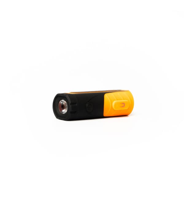 LED-monitoimitaskulamppu