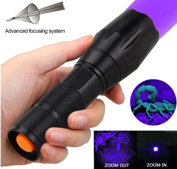 Kirkas taskulamppu ultravioletti