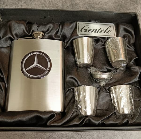 Mercedes-Benz lahjapakkaus