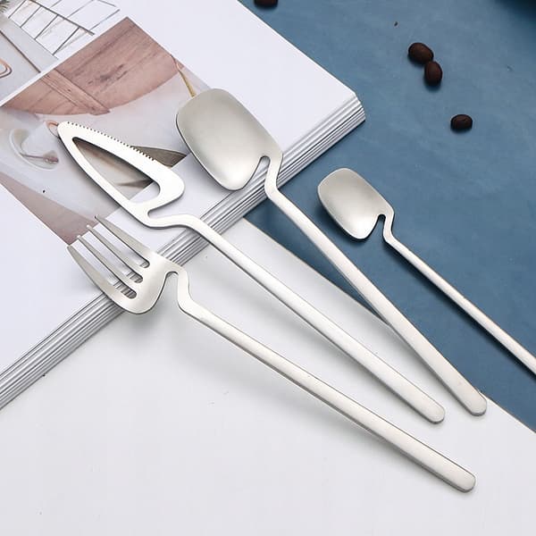 BESTICKSET I ROSTFRIT STÅL Modern 32-DELAR MATT SILVER