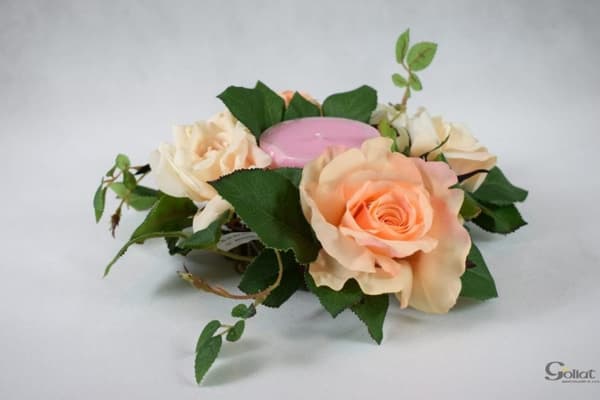 Romantisk krans af beige roser, diameter 20 cm
