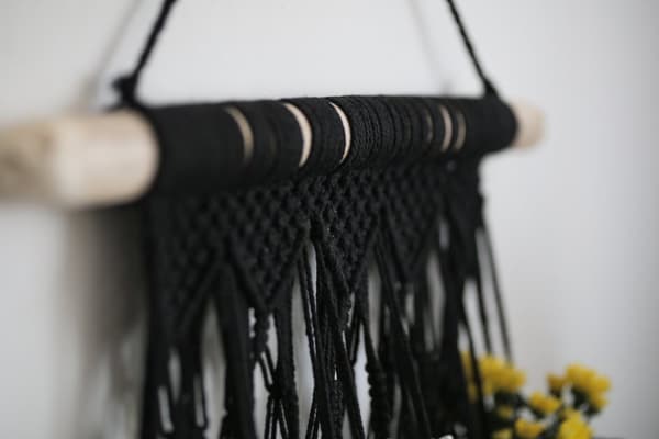 MACRAME KUKKAPENKI 5 RUUKUKSELLE MUSTA