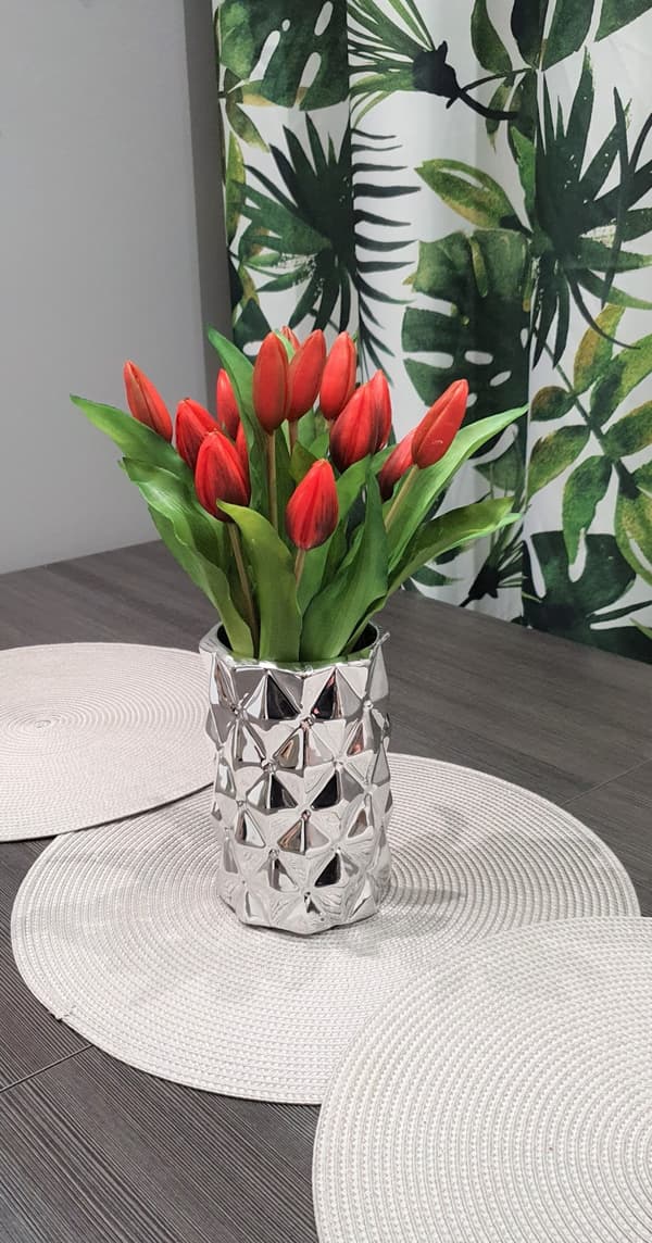 TULPPAANIKIMPU TULPPAANEJA KUMIPÄÄLLYSTEINEN KUIN ELÄMÄ 7 KPL.