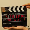 Miniatyrbild 2 av 2: Filmregissörens digitala biograf väckarklocka * Mått: 22 x 18,5 x 2,5 cm * Strömförsörjning: nät (nätadapter ...
