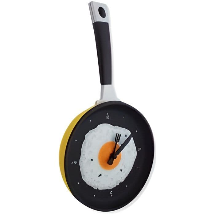 Gryta väggklocka med stekt ägg