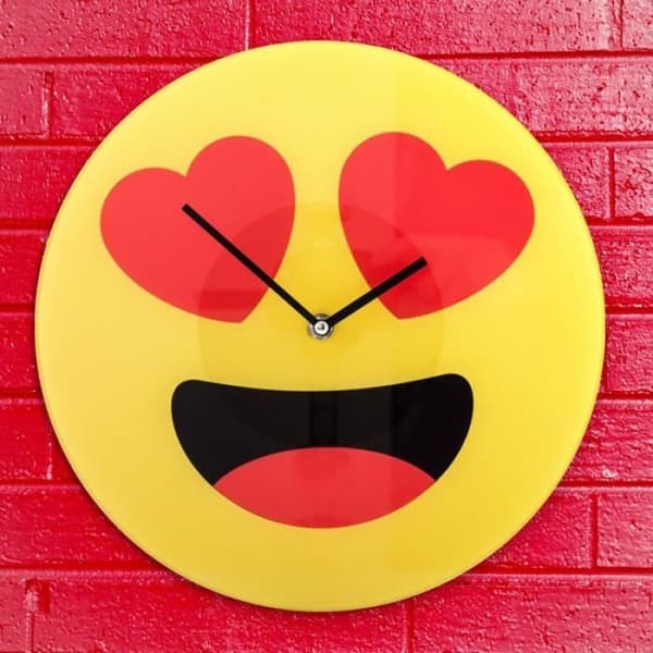 Väggklocka - Ej specificerad - Kärleksfull smiley - Gul - Rund - Modernt - Design