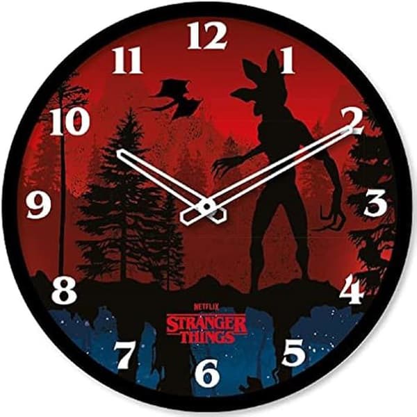 Väggklocka Stranger Things 4 - PYRAMID - Scen - Plast - diameter 25cm