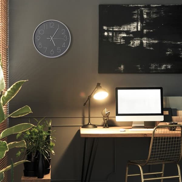 Relaxdays modern väggklocka, drivs med batteri, diameter 30 cm, för badrum eller kök, grå/vit