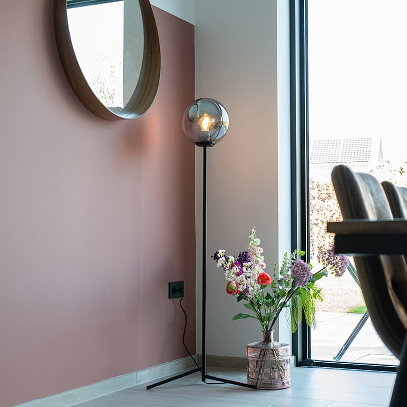 Art deco golvlampa svart med rökglas - Pallon